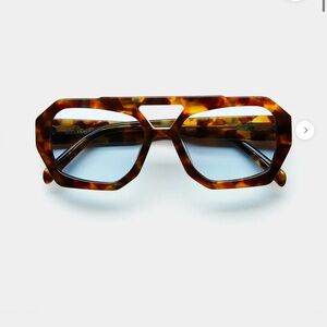 Vehla River Sunglasses in Tort / Sky